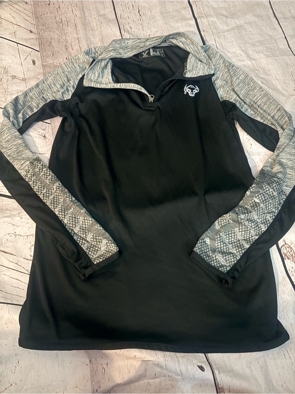 Men’s Mad Oxx  medium Black Quarter-Zip Pullover with Heather Gray Accents